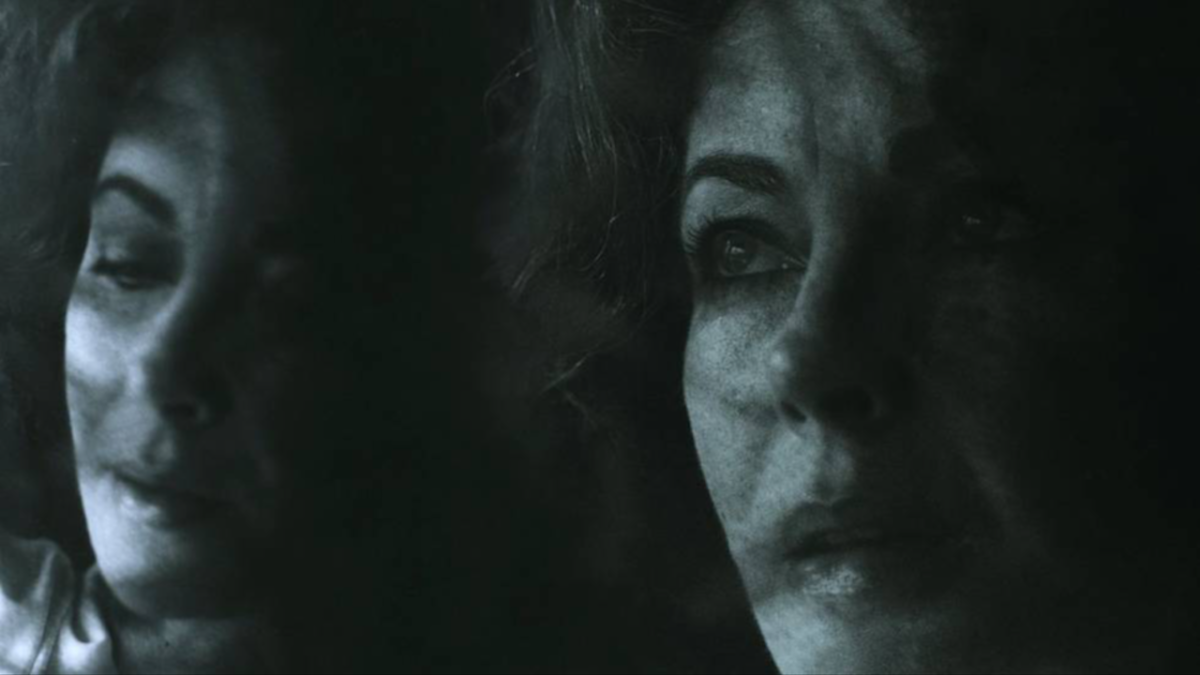 Mirrored black and white image of Elizabeth Taylor